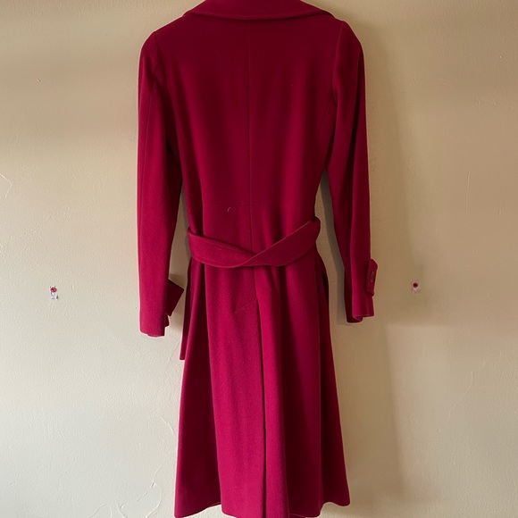 Burberry cashmere/wool blend red coat, button down with belt, size 2. - Picture 3 of 7